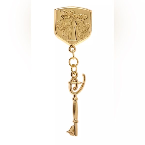Disney Store Golden Key and Lock Pin - Picture 2 of 6